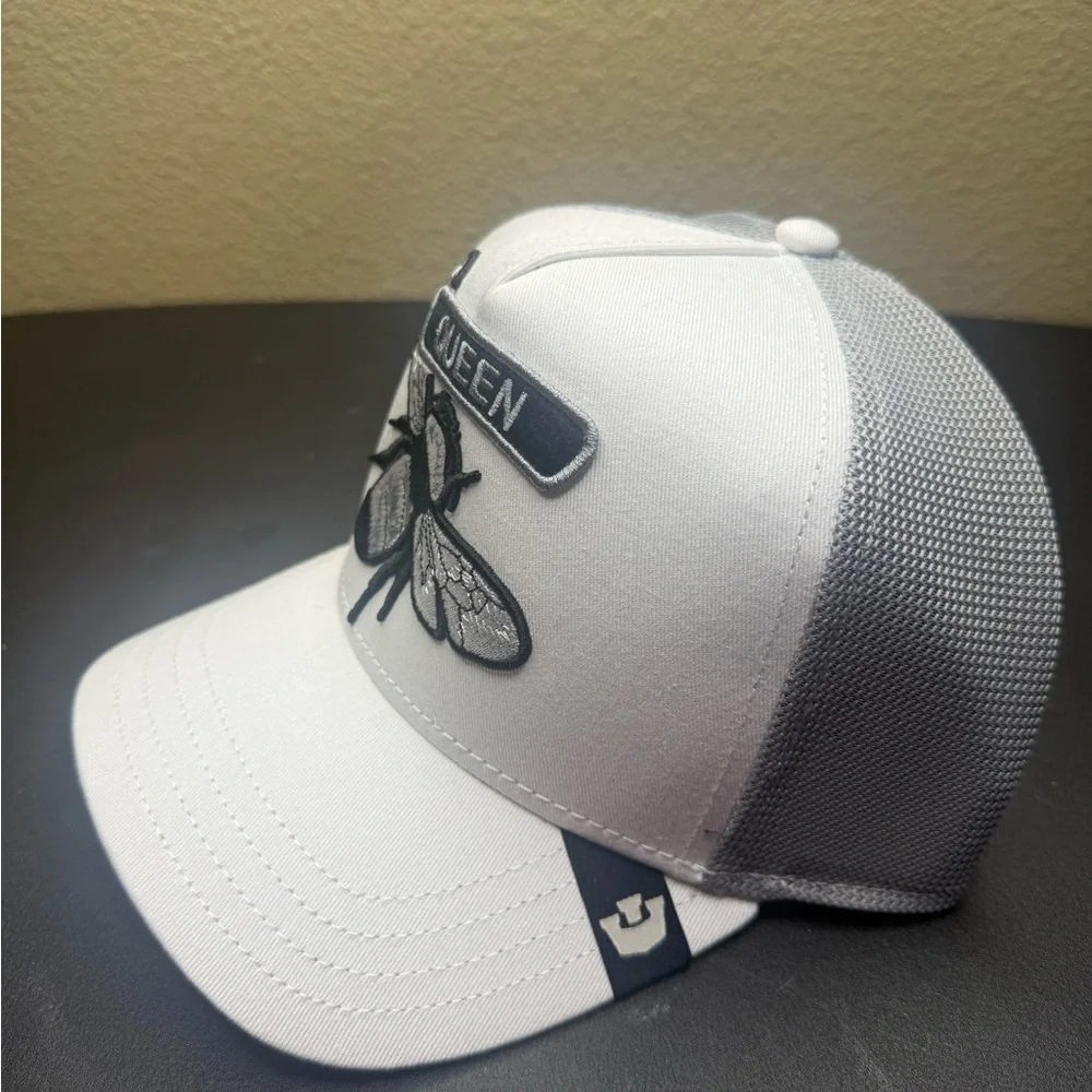 GOORIN BROS “QUEEN” Bee Animal Farm Trucker Hat White Gray Snapback